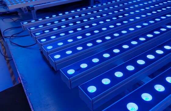 Lampu mesin cuci dinding LED 18-48W dengan mode kontrol ON / OFF atau DMX512 Cocok untuk suhu operasi dari -10C hingga 40C