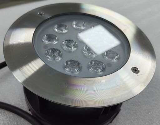 Lampu kolam renang LED RGB yang berubah warna IP68 tahan air dengan sudut sinar 60 derajat Solusi pencahayaan bawah air