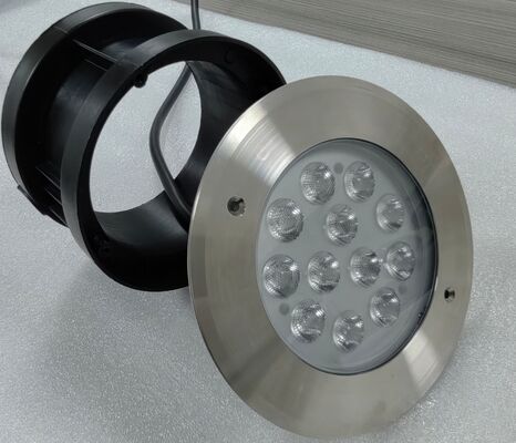 Lampu Kolam Renang LED DMX Dali dengan Daya Nyala Mati Kontrol Jarak Jauh Menampilkan Efisiensi Cahaya 100lmw dan Sudut Sinar 15 30 45 60 Derajat