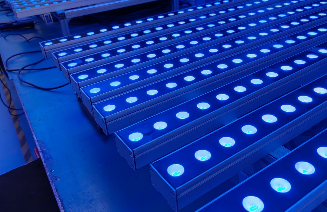 Lampu mesin cuci dinding LED 18-48W dengan mode kontrol ON / OFF atau DMX512 Cocok untuk suhu operasi dari -10C hingga 40C